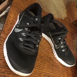 Nike Women’s Metcon 4 Cross Training Shoe